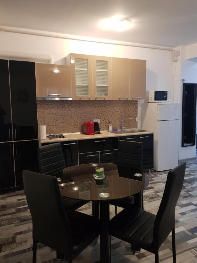 Summerhouse Apartments Mamaia Exterior photo